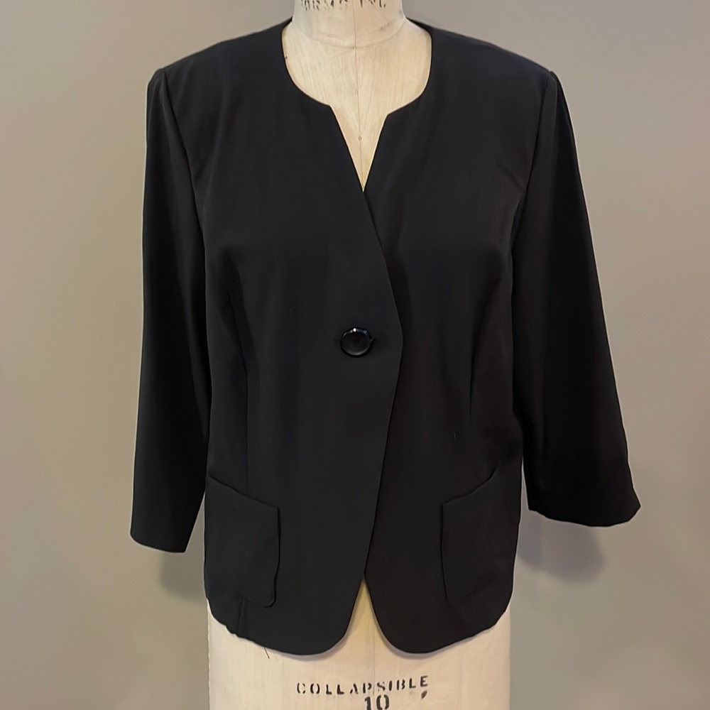 Sag Harbor Black 3/4 sleeve Blazer
